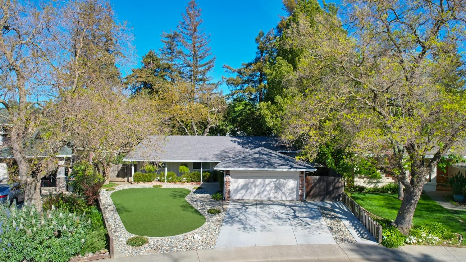 Photo of 1343 Camphor Ln in Davis, CA