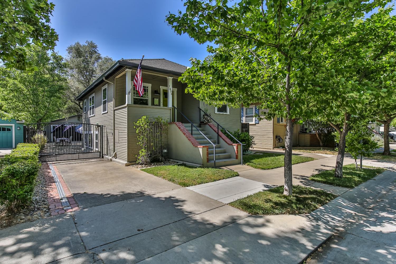 Photo of 1656 48th in Sacramento, CA