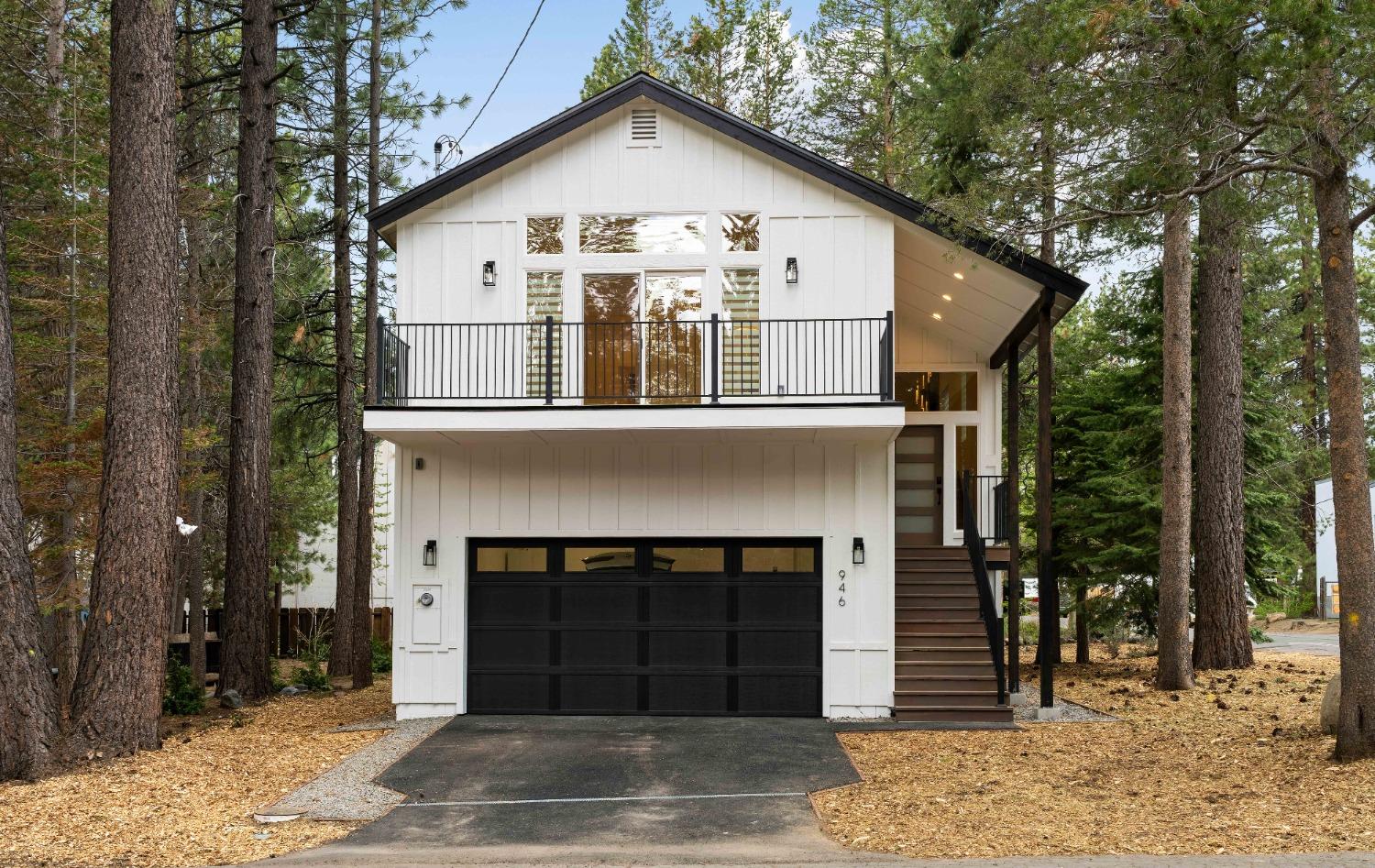 Photo of 946 Linda Ave in South Lake Tahoe, CA
