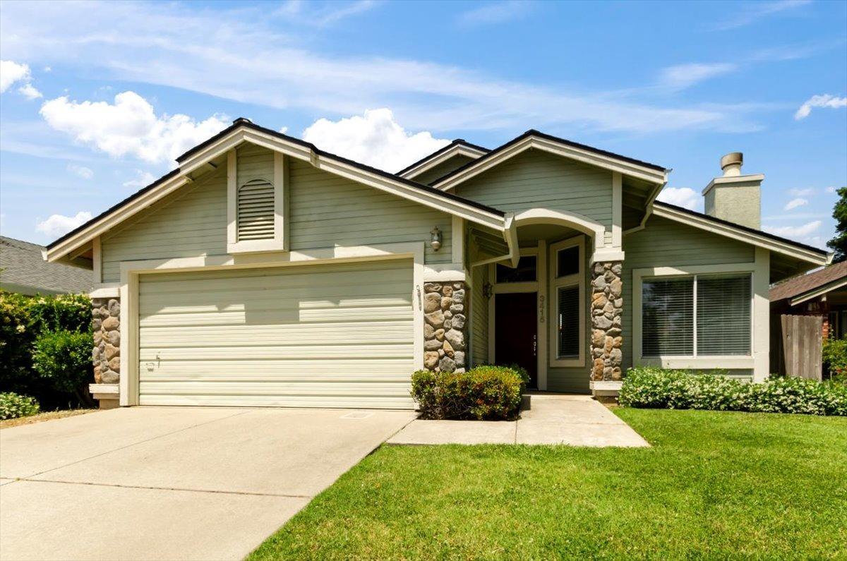 Photo of 3415 Night Star Ct in Antelope, CA
