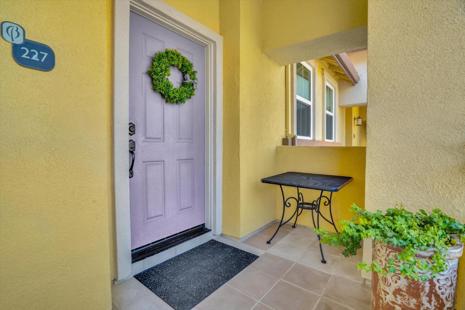 Detail Gallery Image 1 of 1 For 1360 Shady Ln #227,  Turlock,  CA 95382 - 2 Beds | 1 Baths
