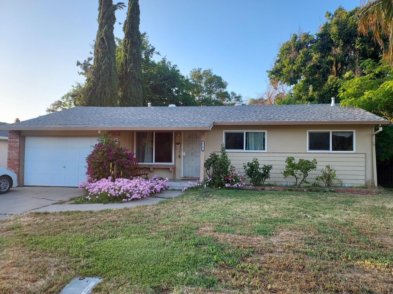 Photo of 4721 Kerwood Wy in Sacramento, CA