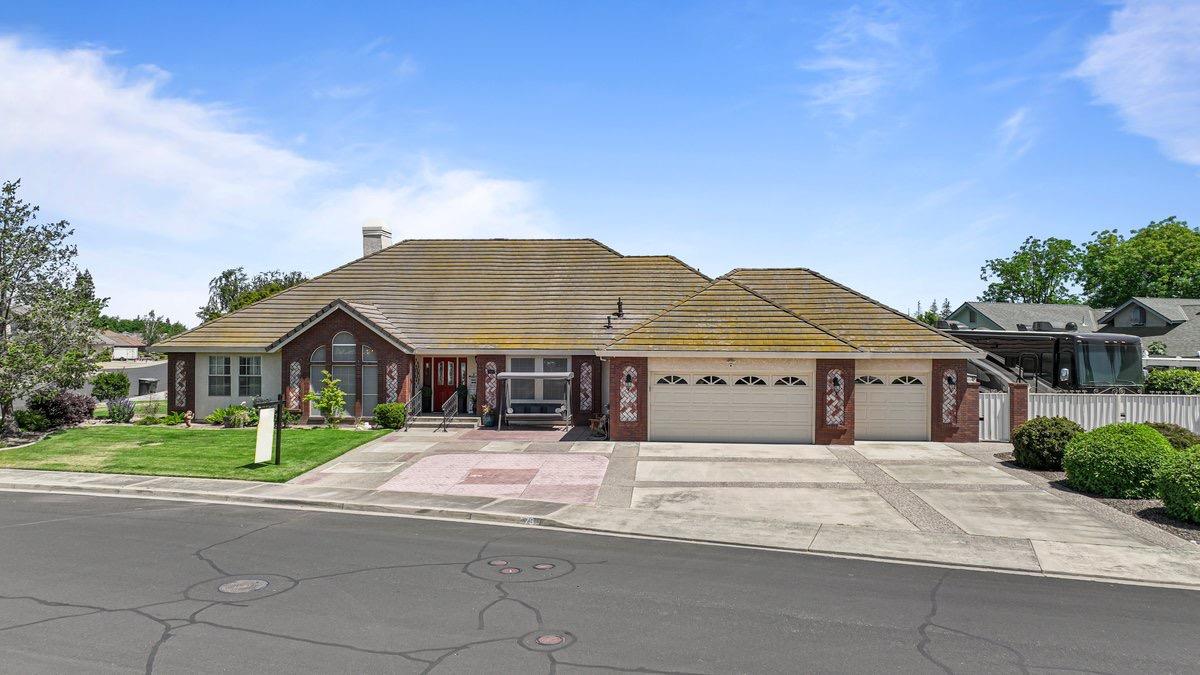 79 Willowood, Oakdale, CA 95361