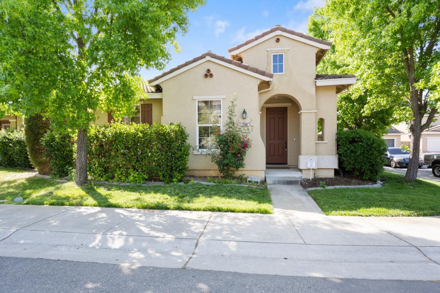 Photo of 3040 Spoonwood Wy in Sacramento, CA