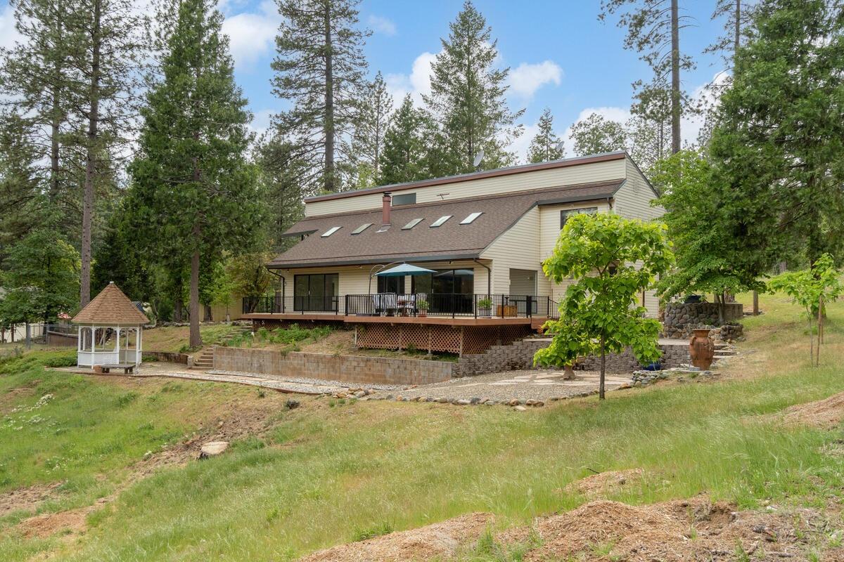 Photo of 6576 Log Cabin Ln in Placerville, CA
