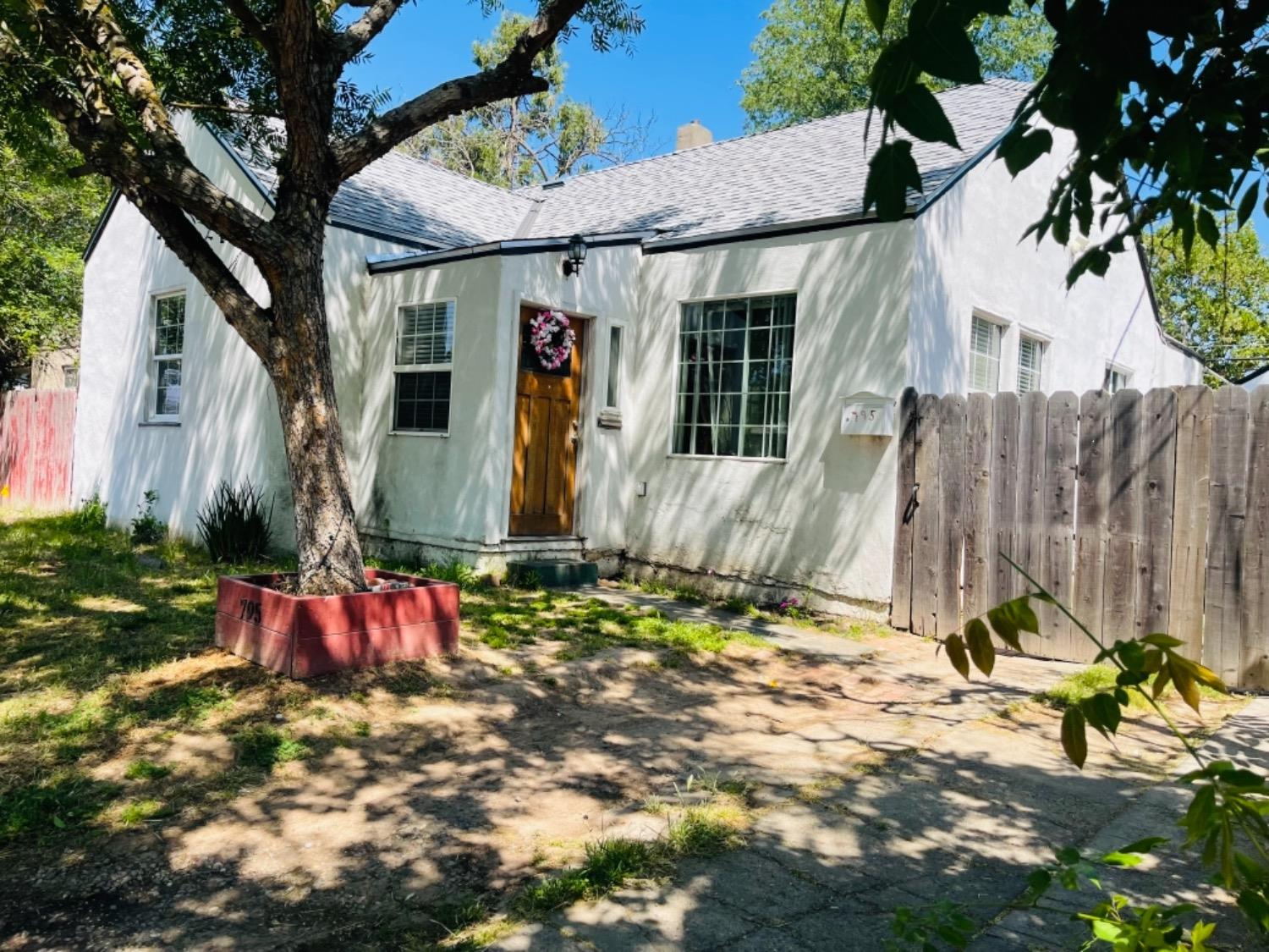 Photo of 795 Dixieanne Ave in Sacramento, CA