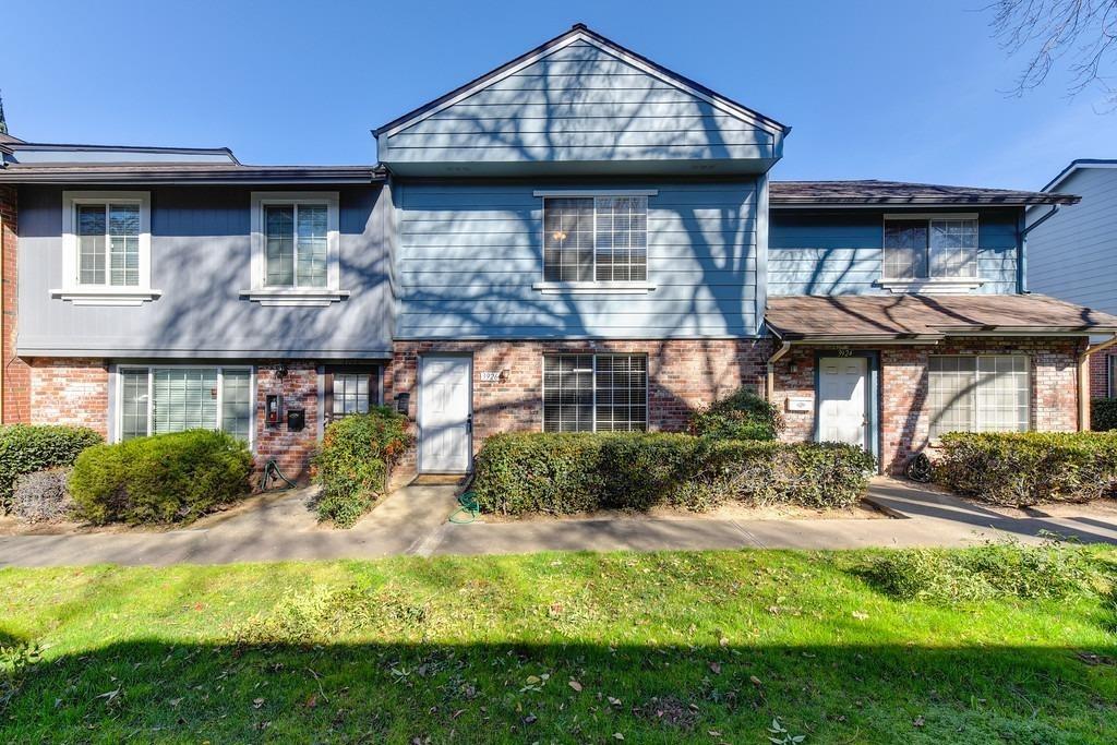 Photo of 3926 Oak Villa Cir in Carmichael, CA