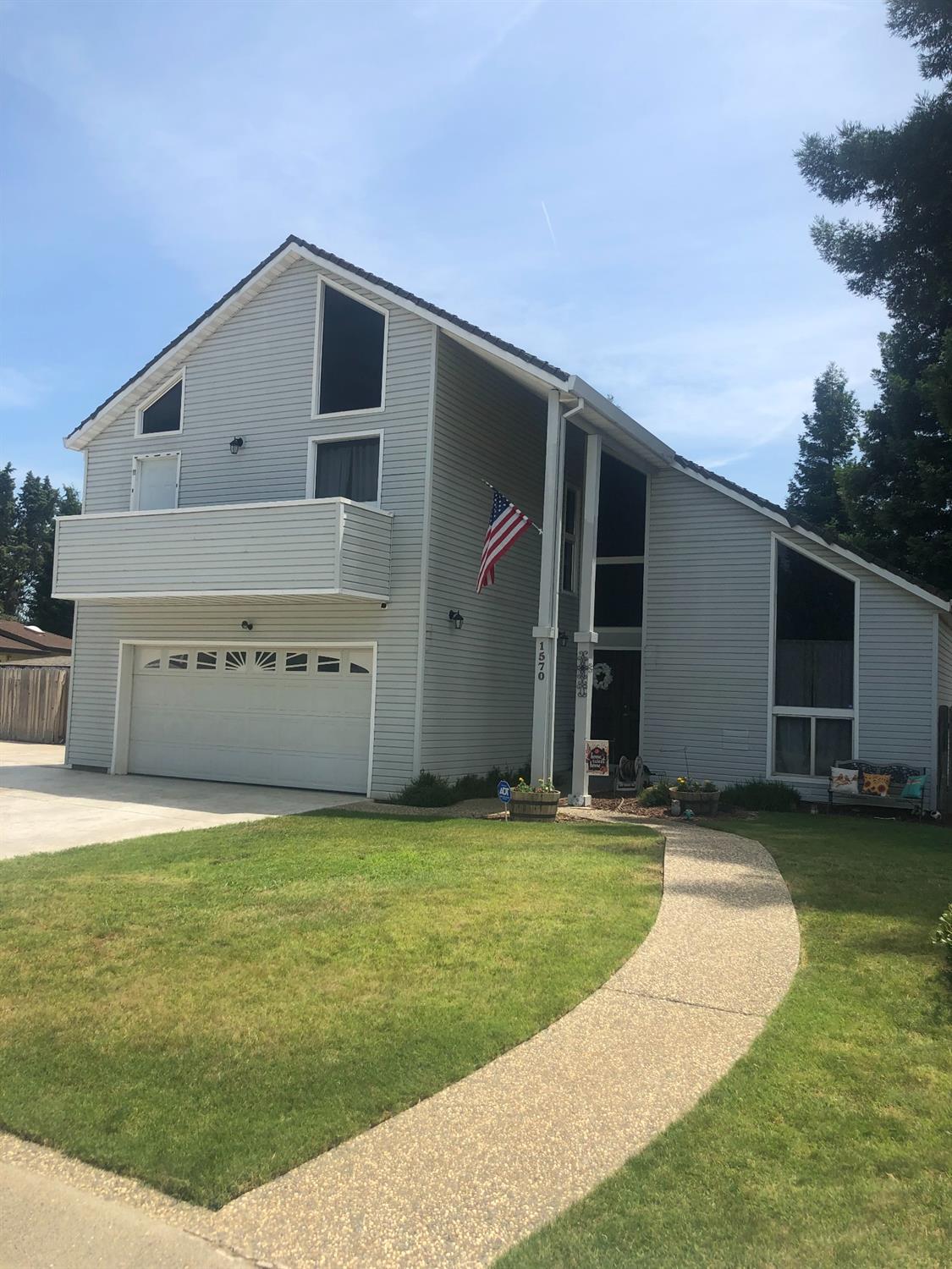 Photo of 1570 Cedar Wy in Yuba City, CA