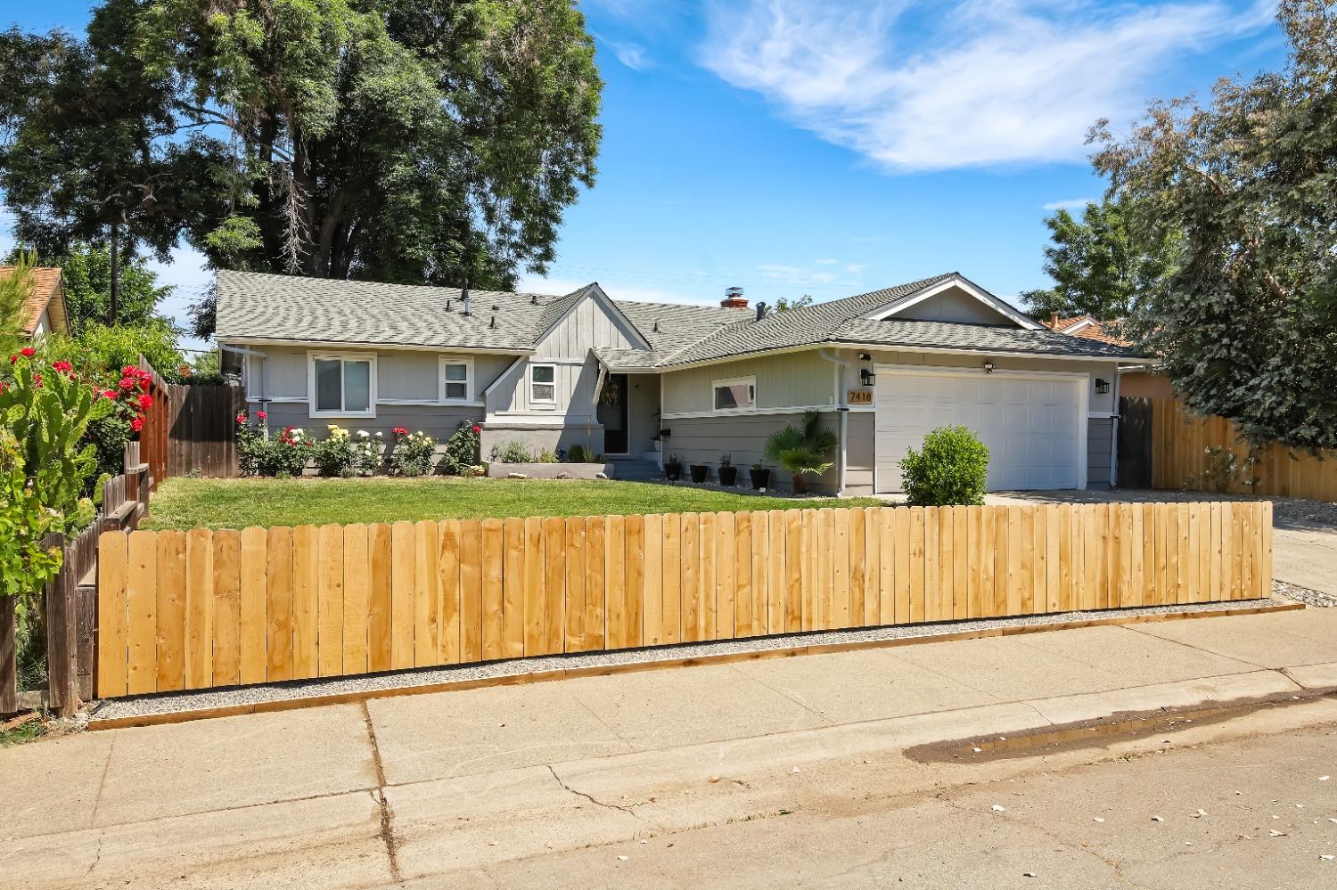 Photo of 7418 Candlewood Wy in Sacramento, CA