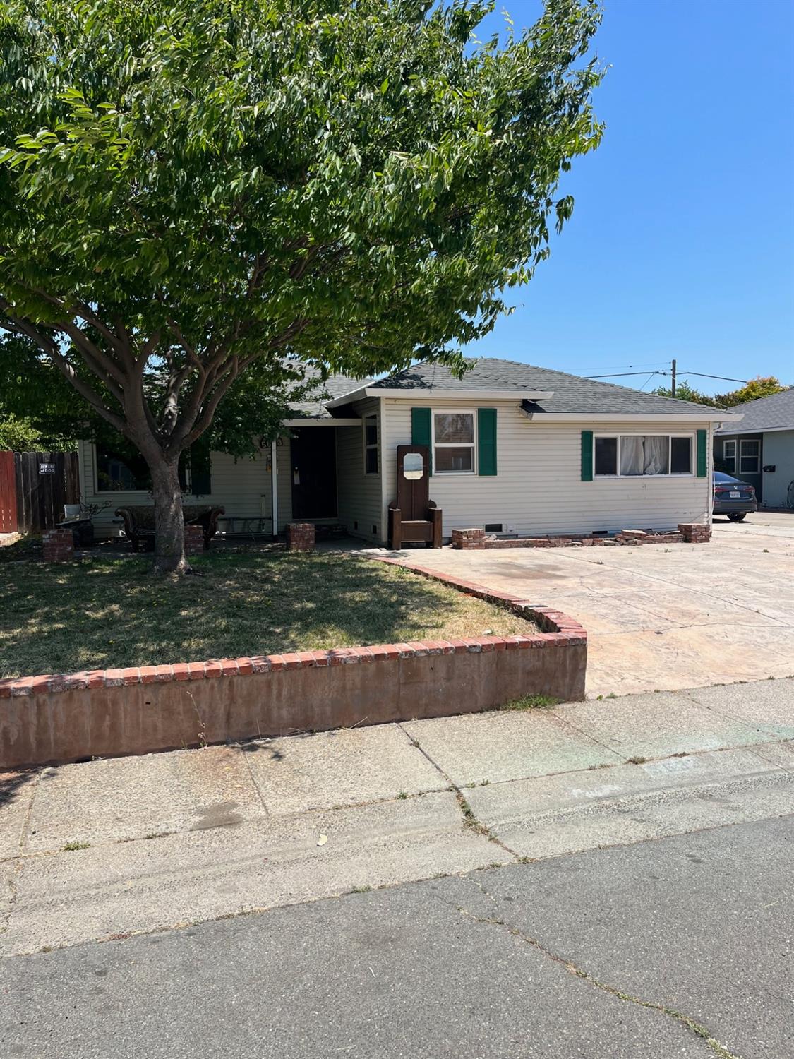 Photo of 5633 Harold Wy in Sacramento, CA