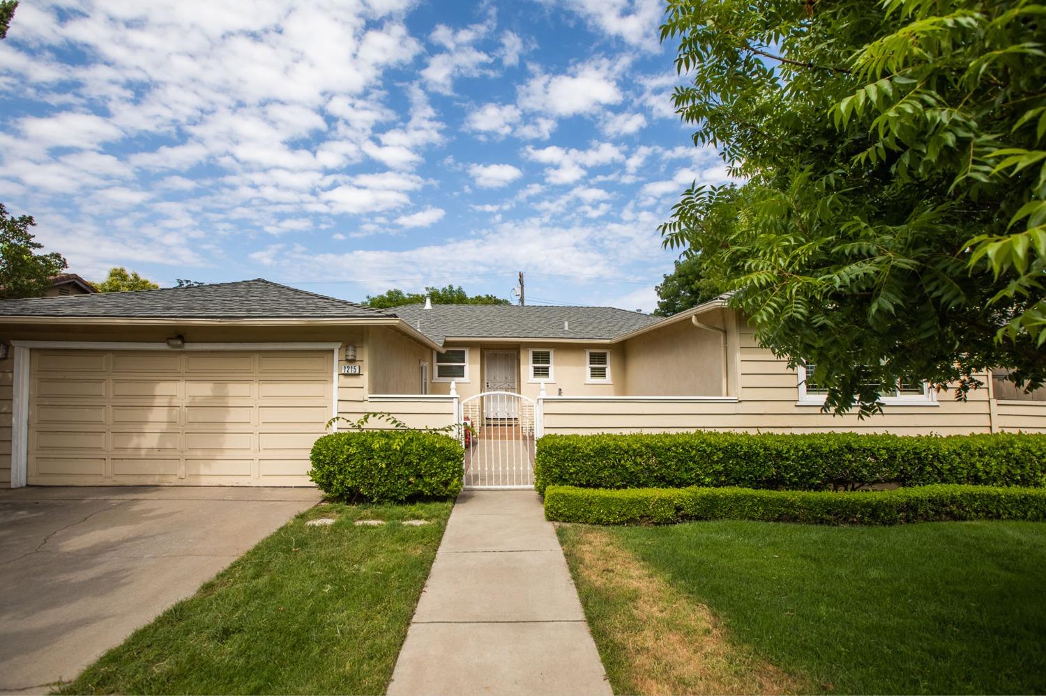 Photo of 1215 Trombetta Ave in Modesto, CA