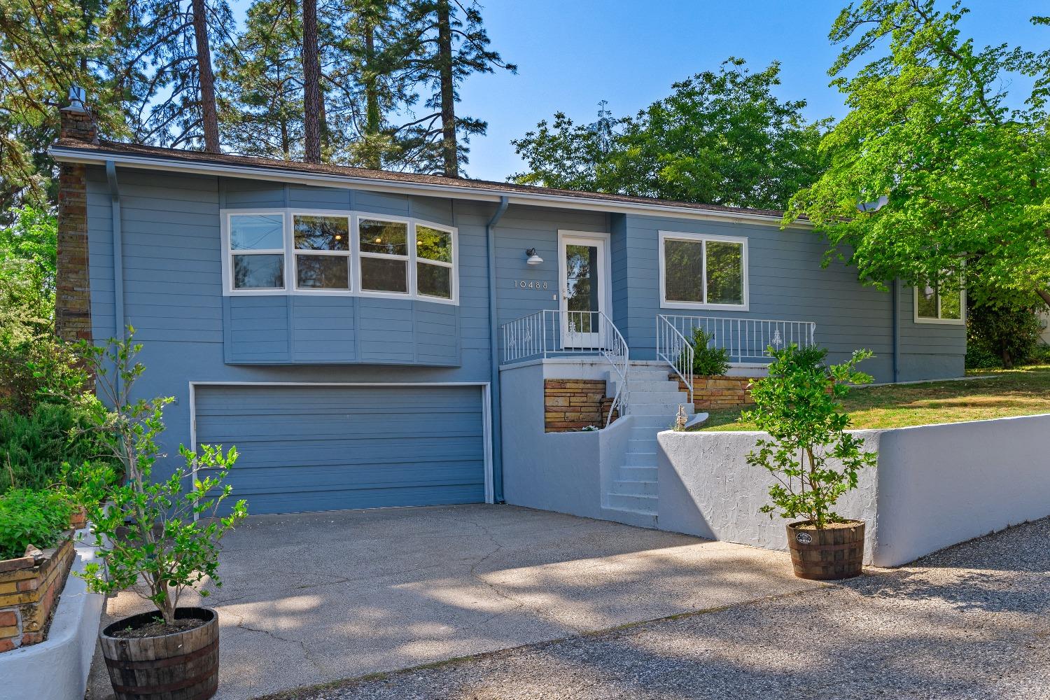 Photo of 10488 Bragg Ave in Grass Valley, CA