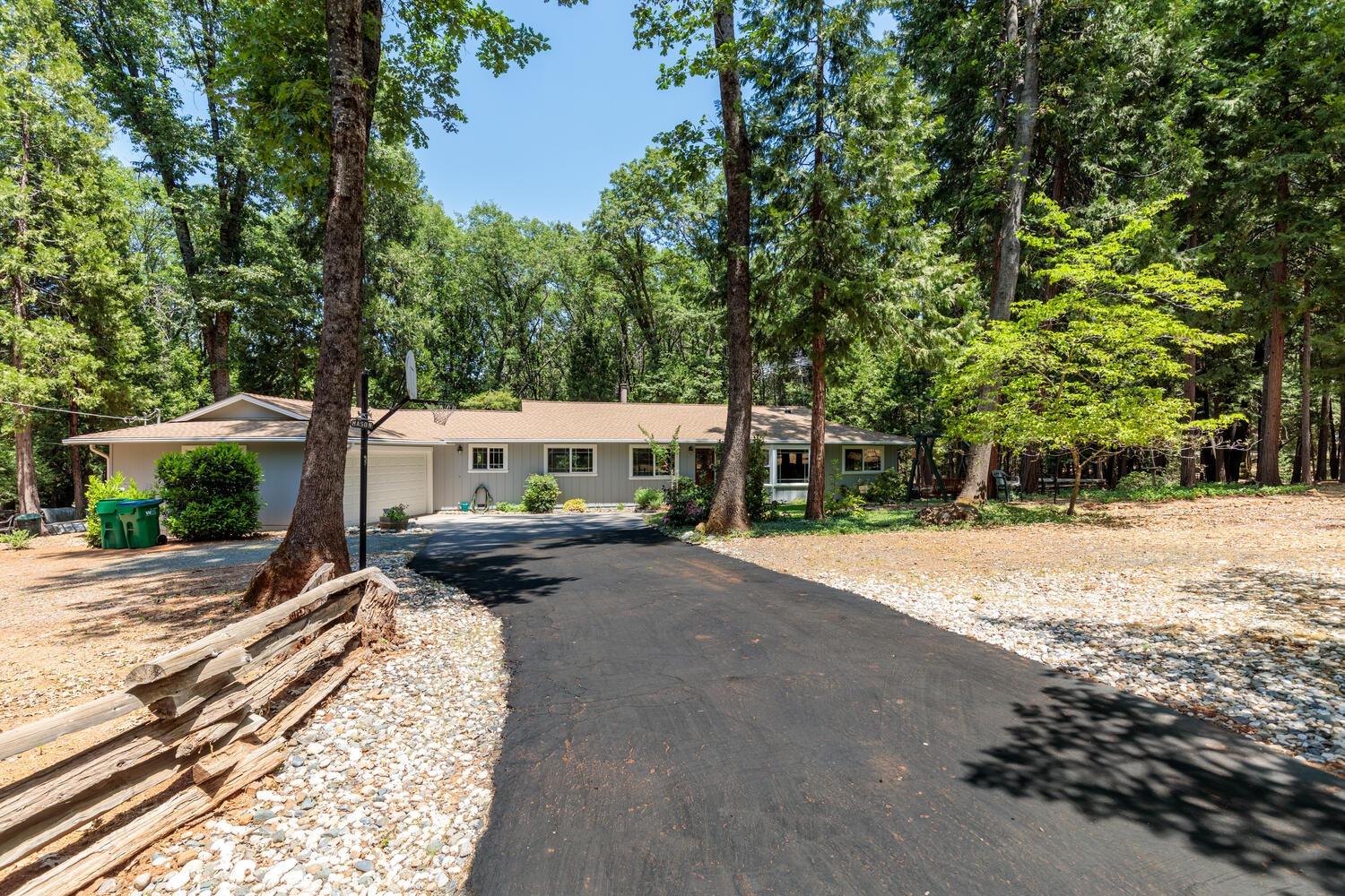Photo of 13508 Crawford Ln in Grass Valley, CA