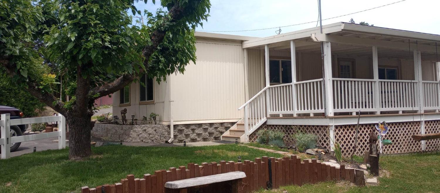 Photo of 2221 Sunrise Dr in Diamond Springs, CA