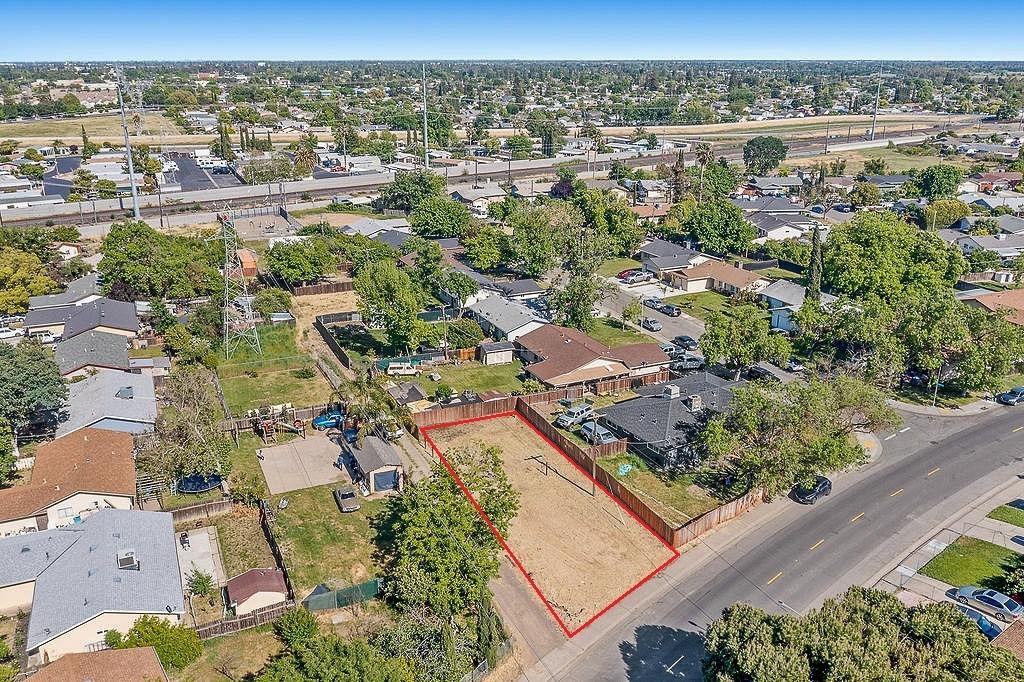 Photo of 7787 Detroit Blvd in Sacramento, CA
