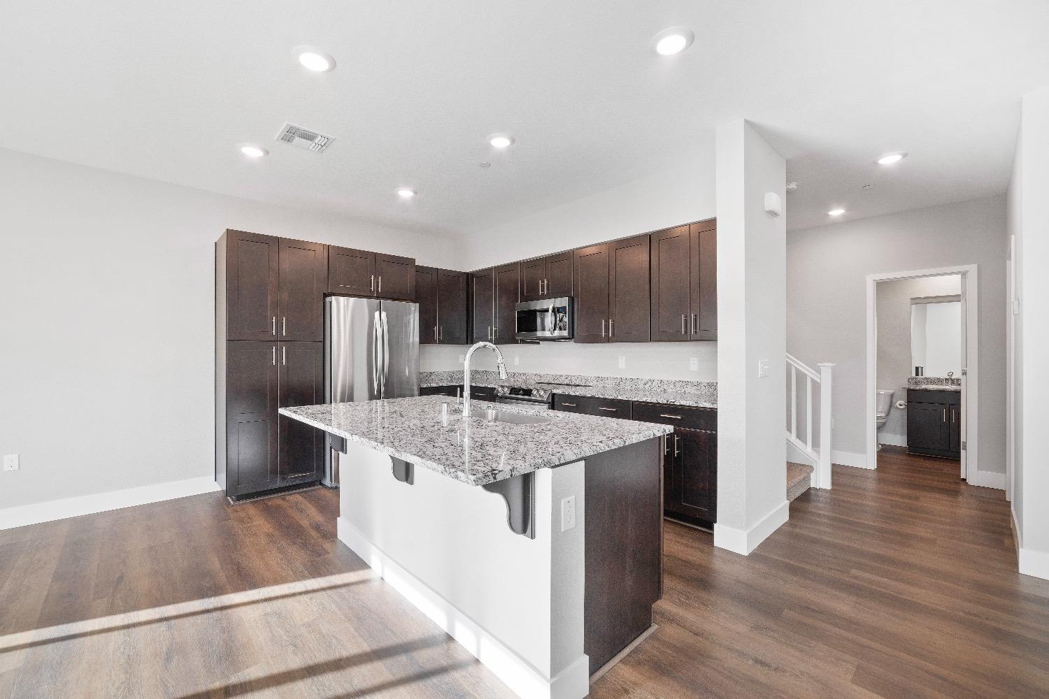 Photo of 5301 E Commerce Wy #18103 in Sacramento, CA