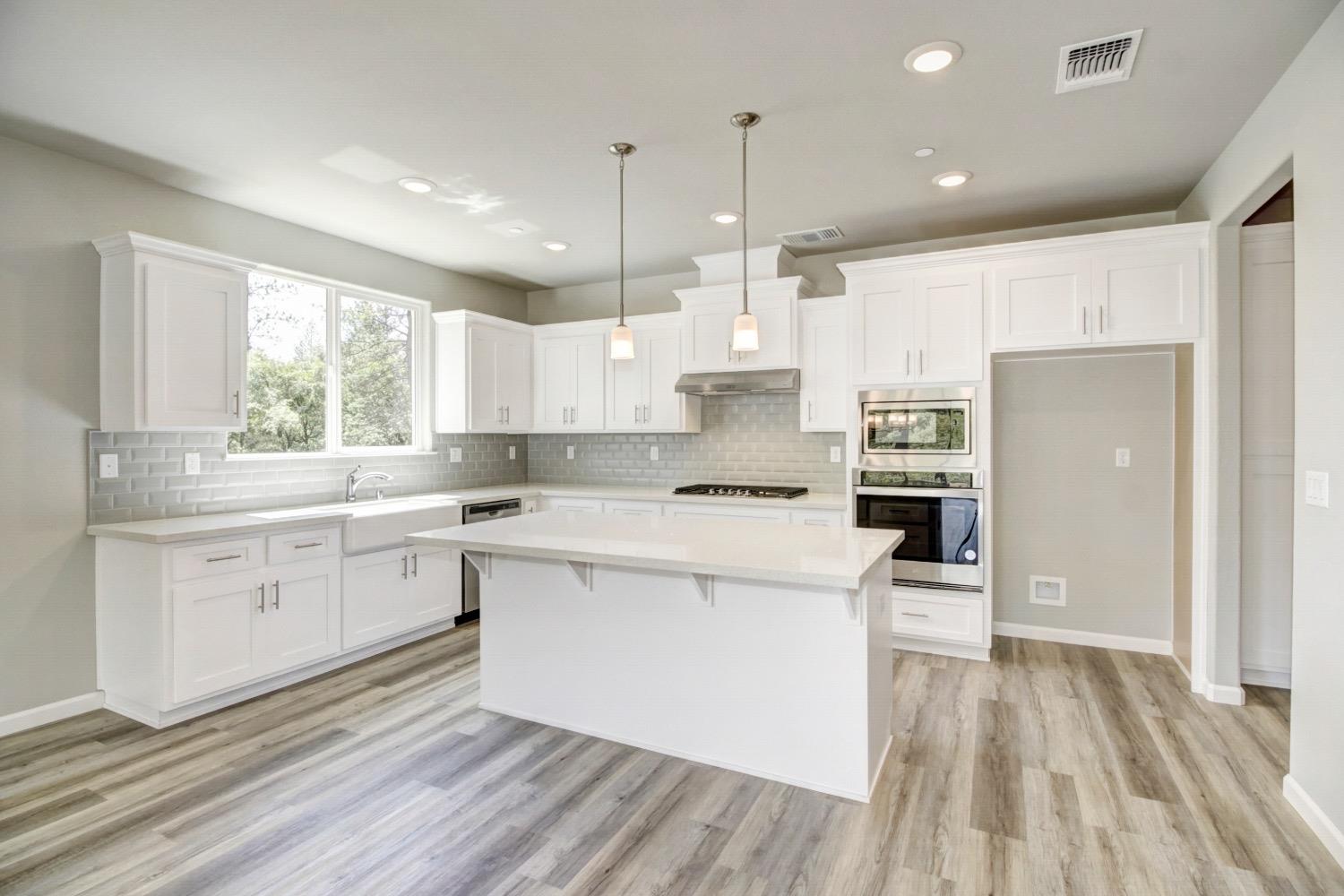 Photo of 13633 Petersen Ranch Dr in Pine Grove, CA