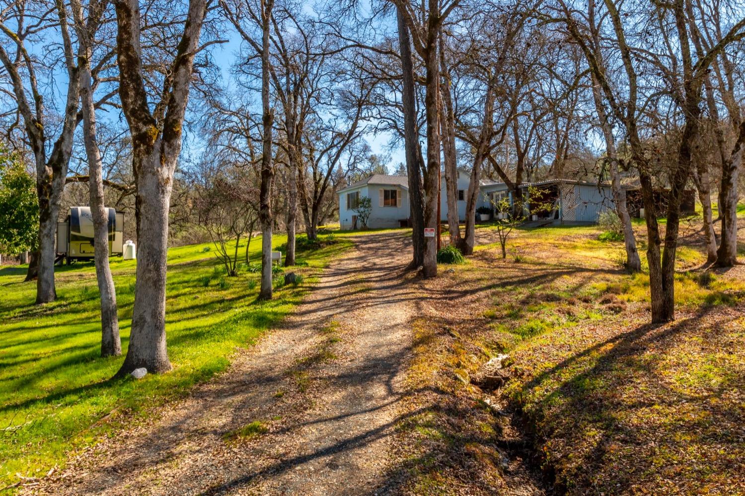Photo of 2180 Sunny Oak Dr in Auburn, CA