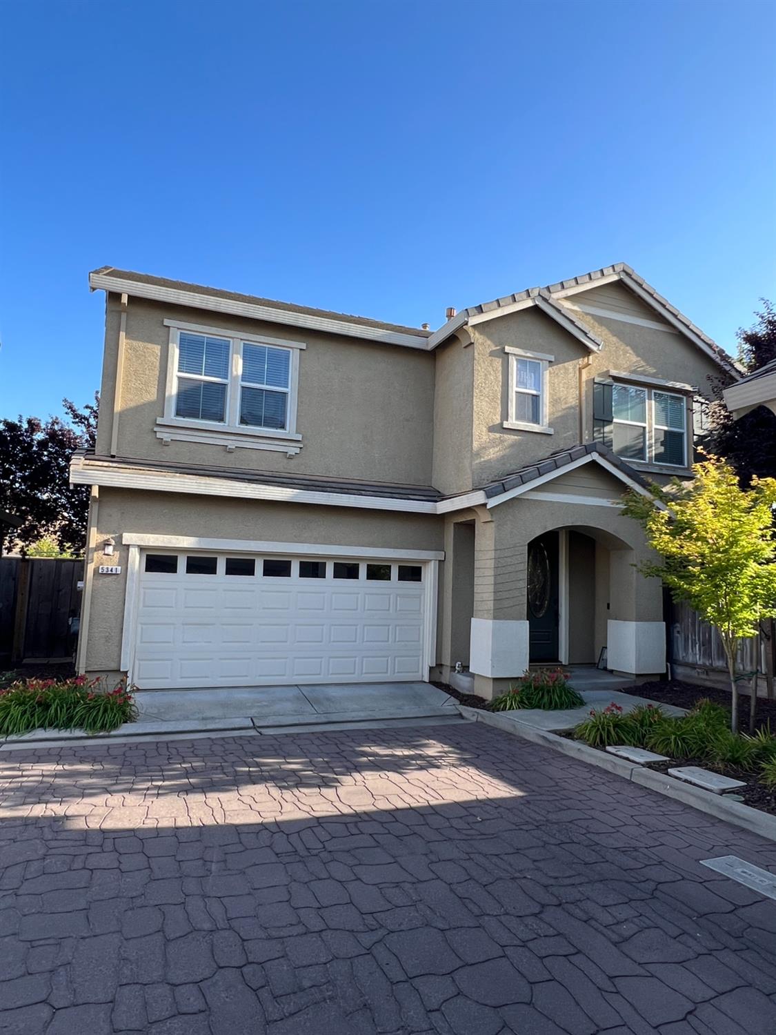 Photo of 5341 Cottage Cove Dr in Riverbank, CA