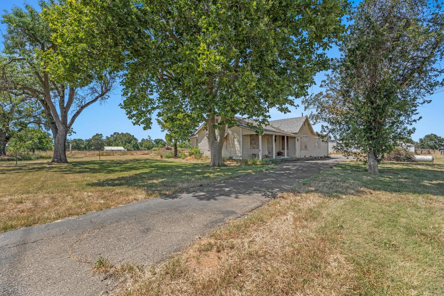 Photo of 11499 Simmerhorn Rd in Galt, CA