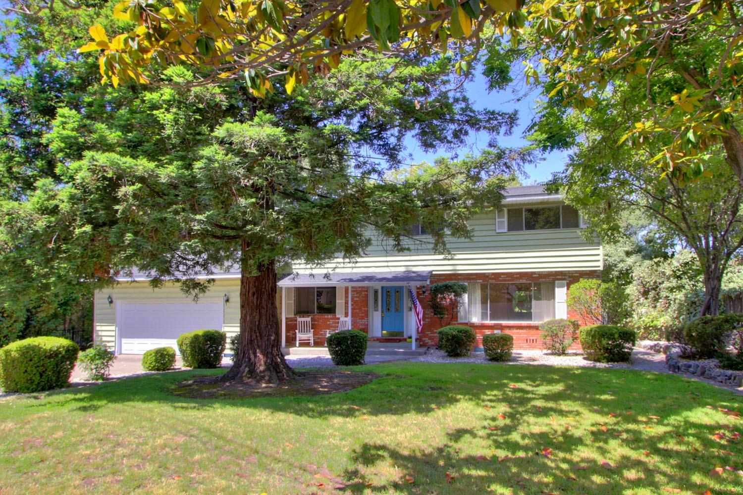 Photo of 8252 W Granite Dr in Granite Bay, CA