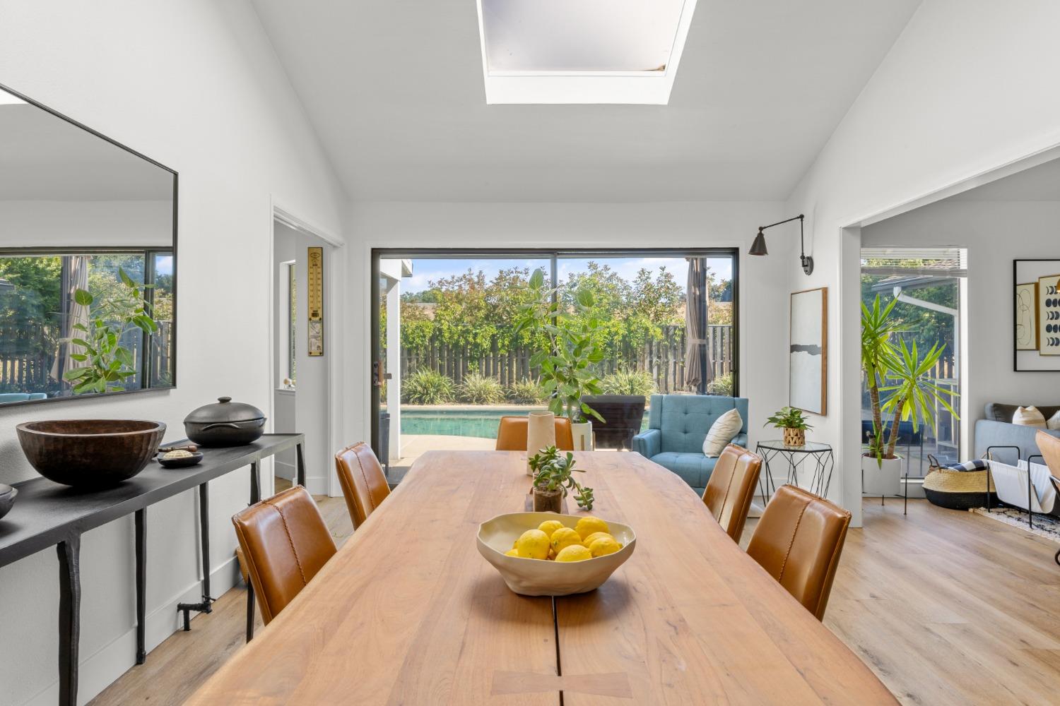 Photo of 640 Morris Wy in Sacramento, CA