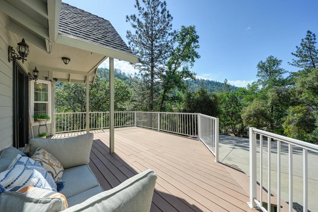 Detail Gallery Image 1 of 1 For 16858 Brewer Rd, Grass Valley,  CA 95949 - 3 Beds | 3 Baths