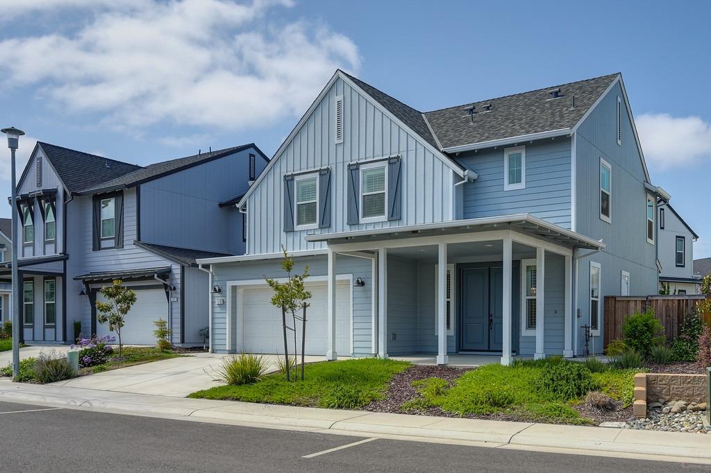 Photo of 745 Silo St in Folsom, CA