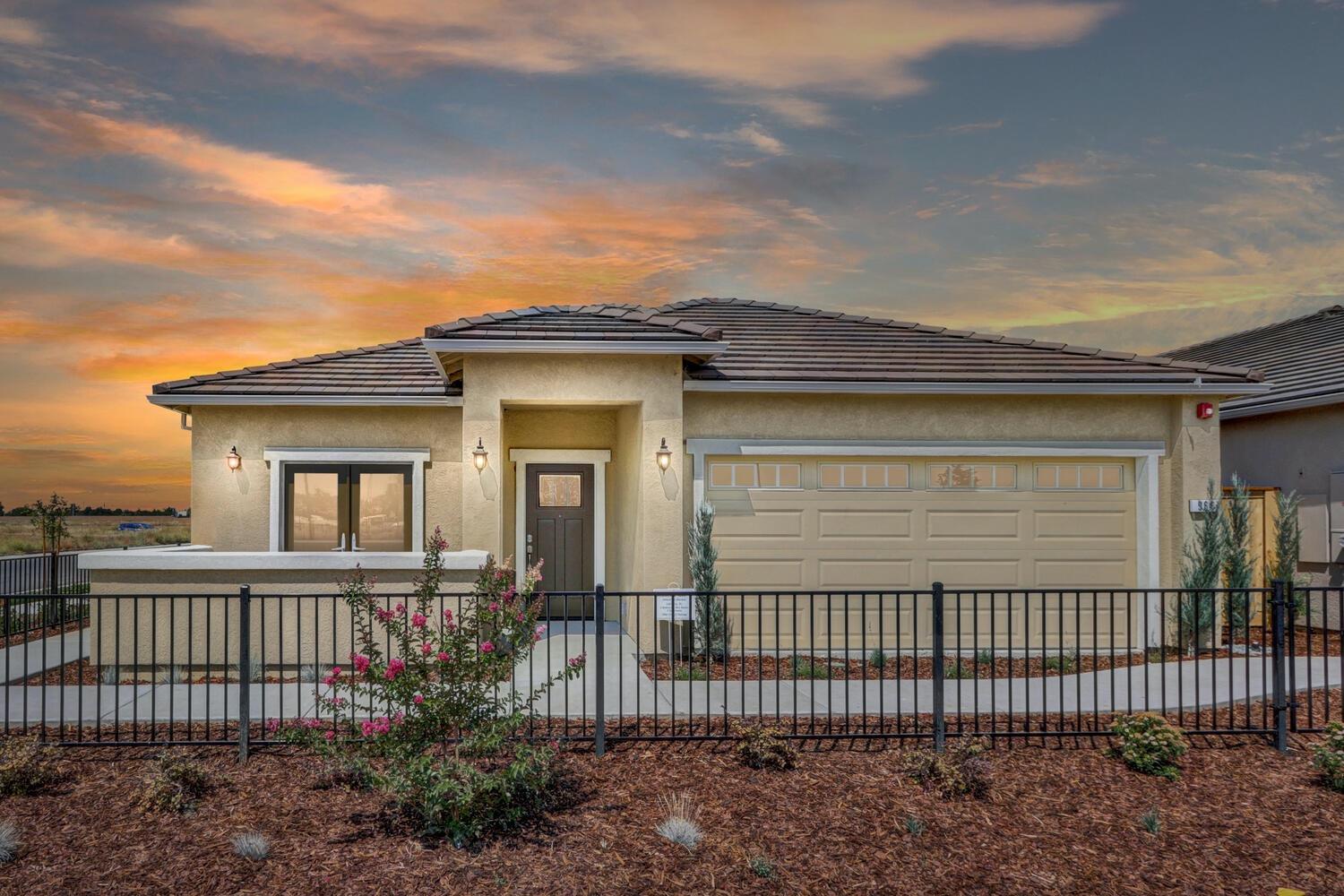 Photo of 1012 Hogan Rd in Galt, CA