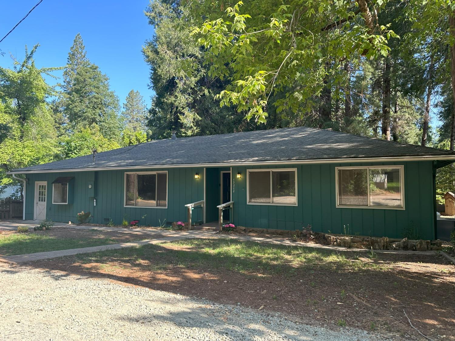 Photo of 13208 Dogwood Ln in Grass Valley, CA