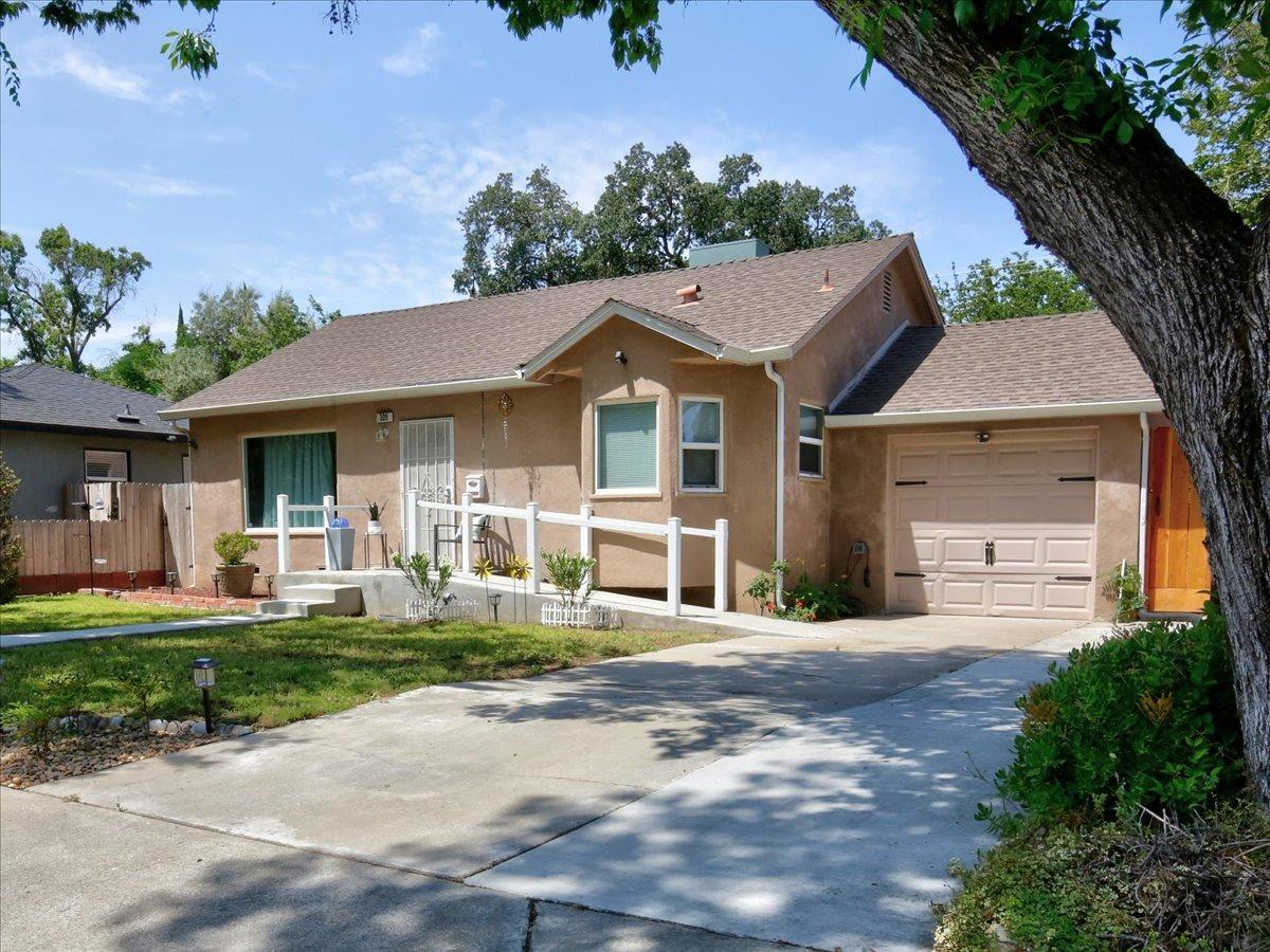 Photo of 309 Covena Ave in Modesto, CA