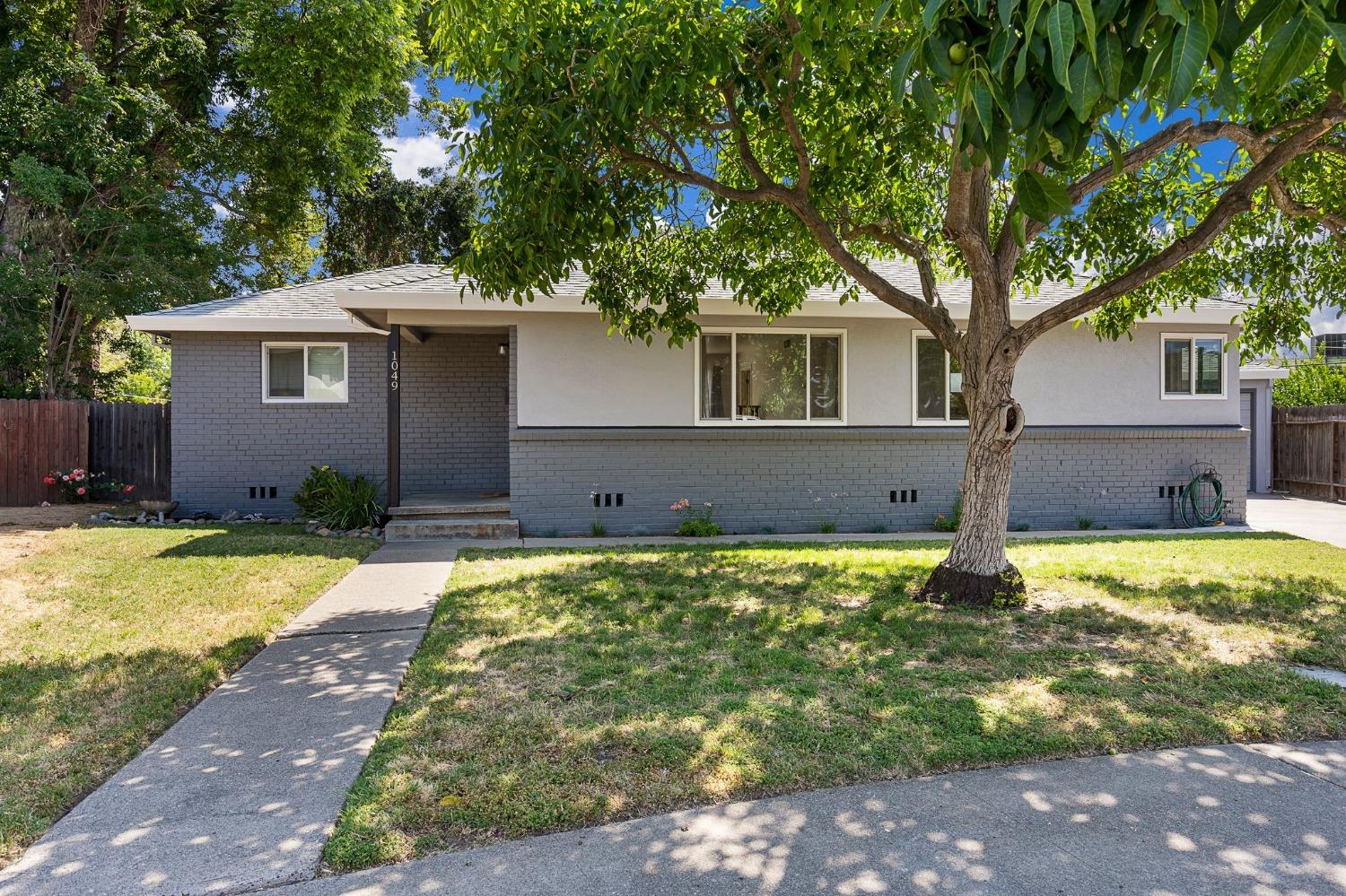 Photo of 1049 Longcroft St in West Sacramento, CA