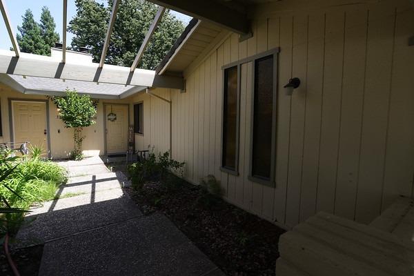 Photo of 3338 California Ave in Carmichael, CA