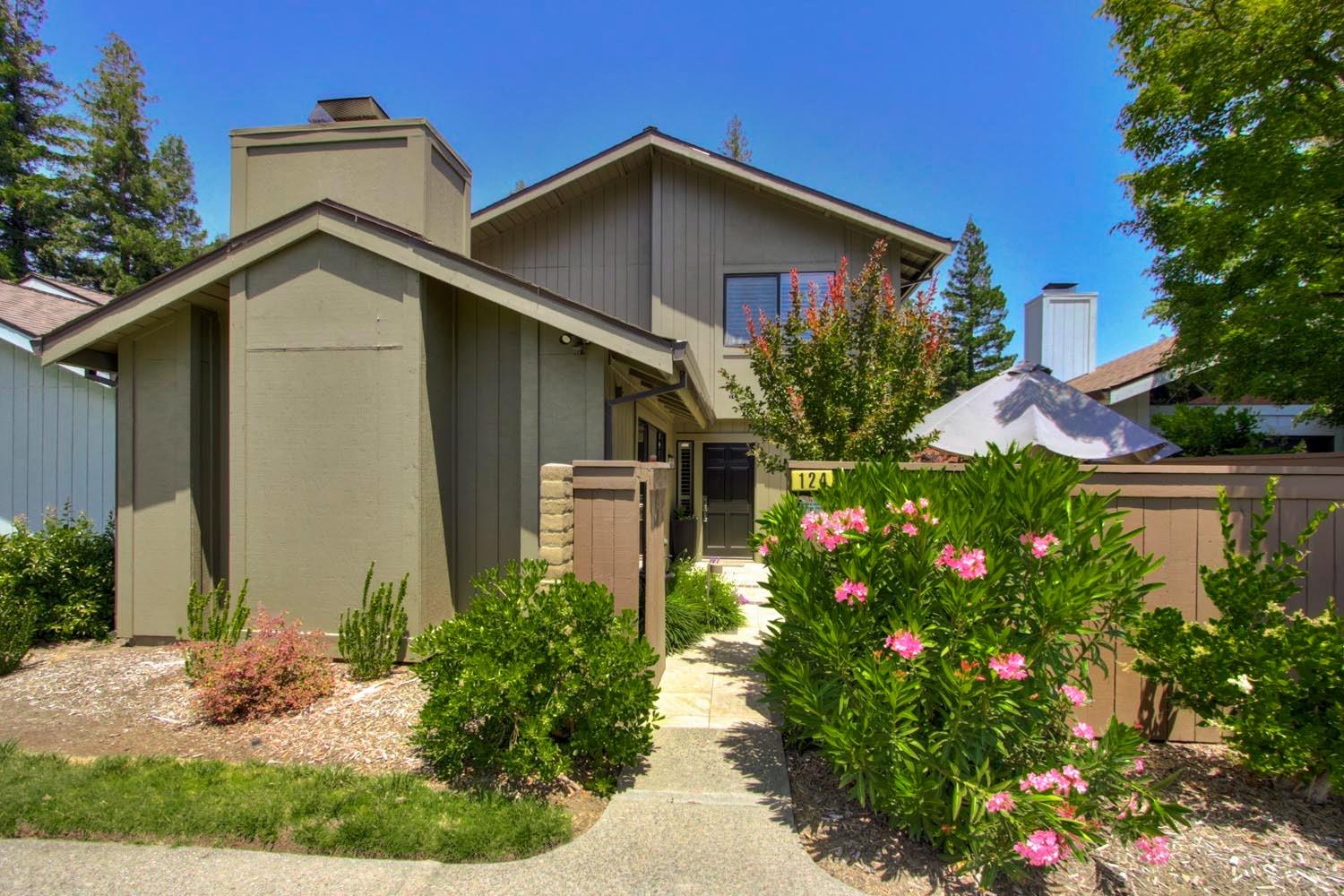 Photo of 124 E Ranch Rd in Sacramento, CA