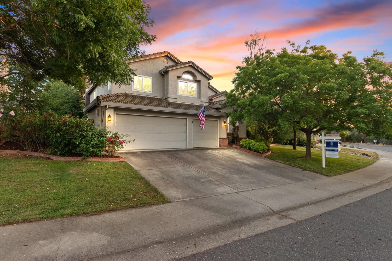 Photo of 212 Dulverton Cir in Folsom, CA