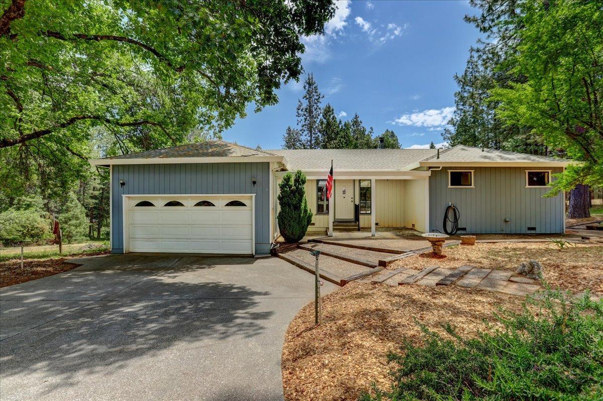Photo of 19221 Wild Oak Rd in Grass Valley, CA