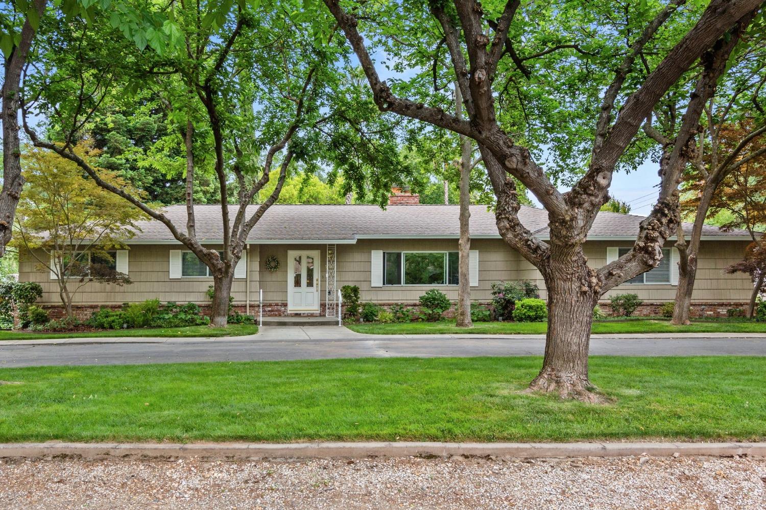 Photo of 5781 Hoffman Ln in Fair Oaks, CA