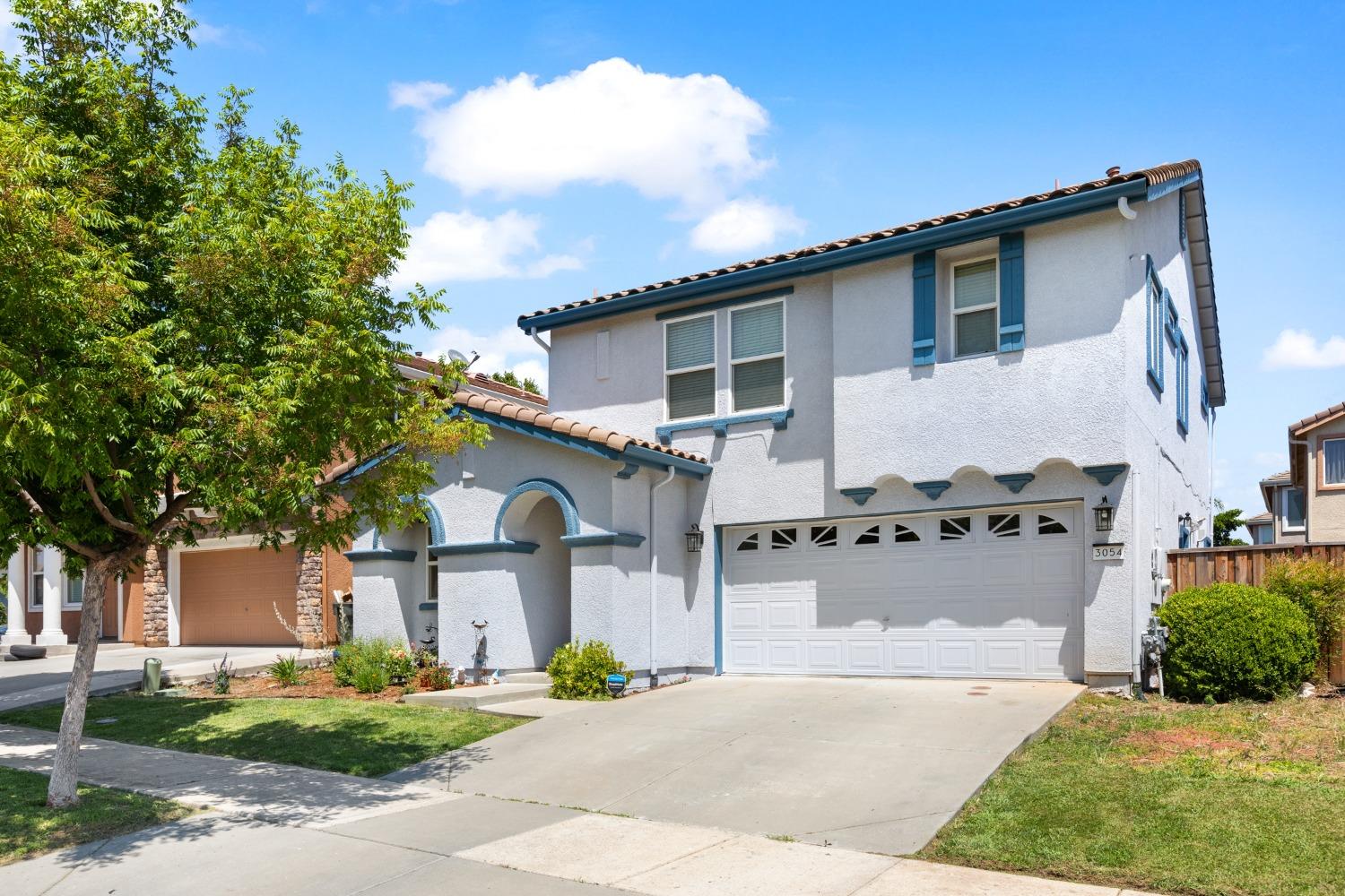 Photo of 3054 Diorite Wy in Sacramento, CA