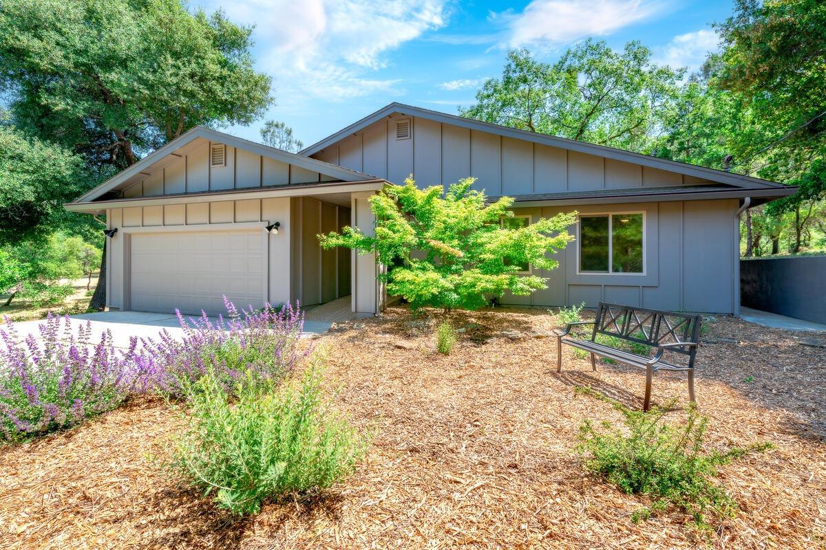 Photo of 10411 Rough And Ready Rd in Rough And Ready, CA
