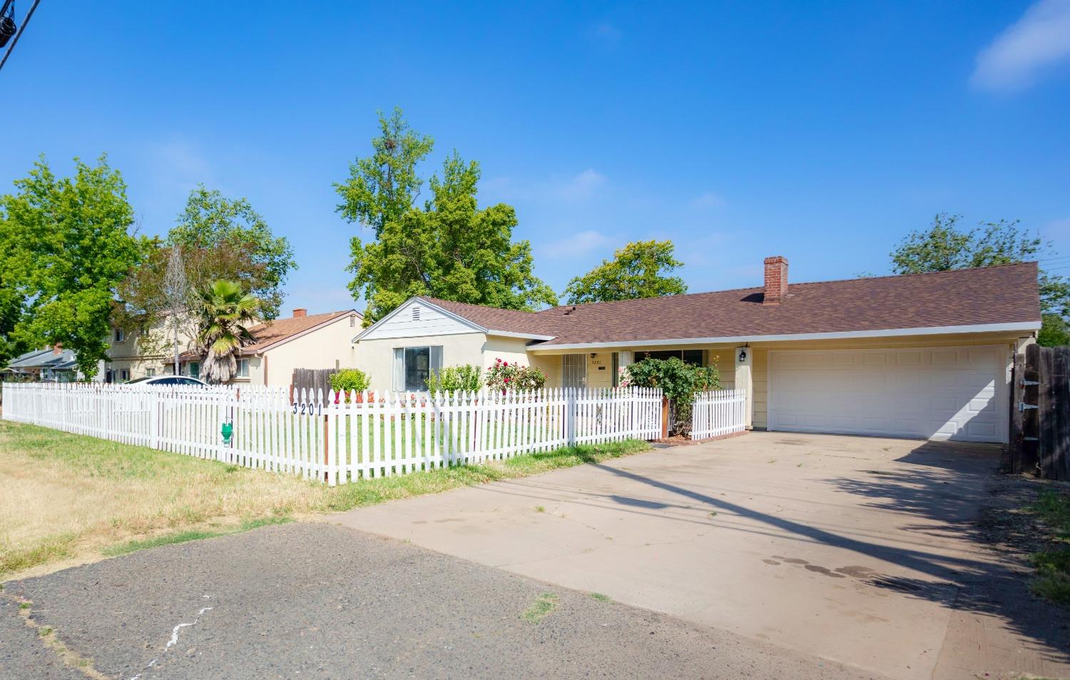 Photo of 3201 Edison Ave in Sacramento, CA