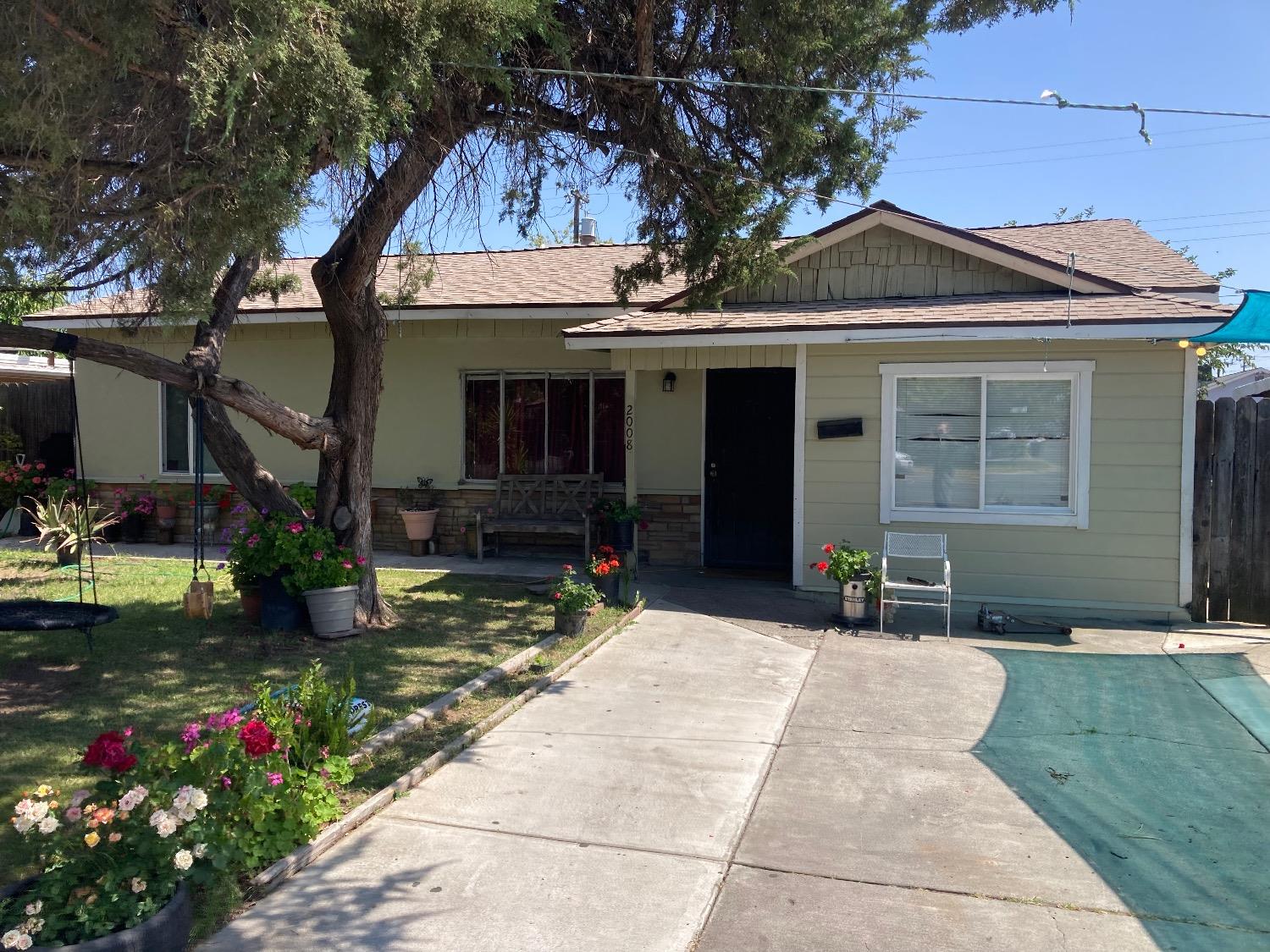 Photo of 2008 El Camino Ave in Sacramento, CA