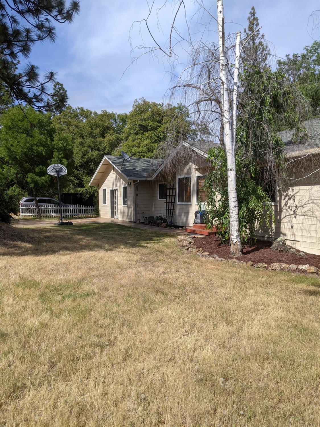 Photo of 14901 Manzanita Rd in Sutter Creek, CA