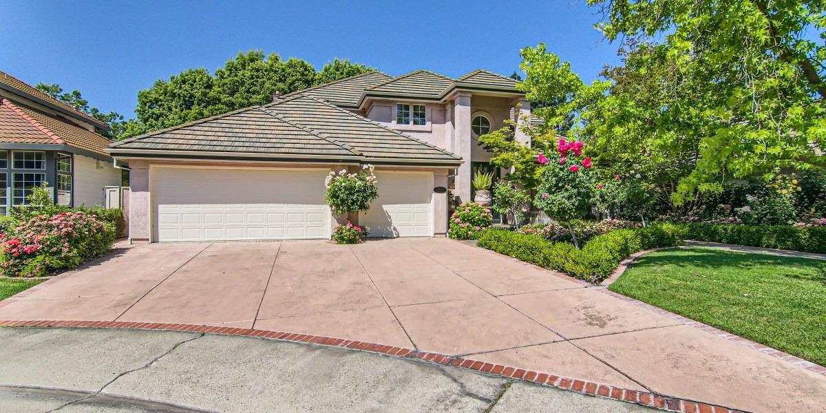 Photo of 9078 Doncaster Ct in Elk Grove, CA