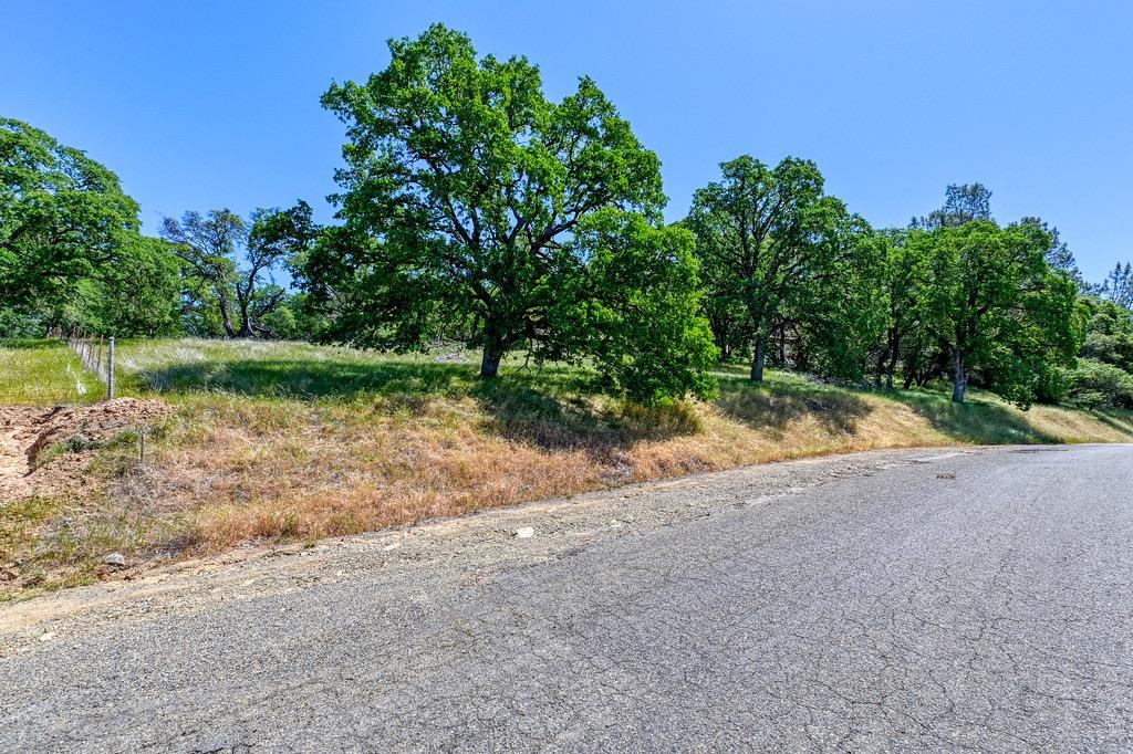 Photo of Quartz Dr in El Dorado, CA