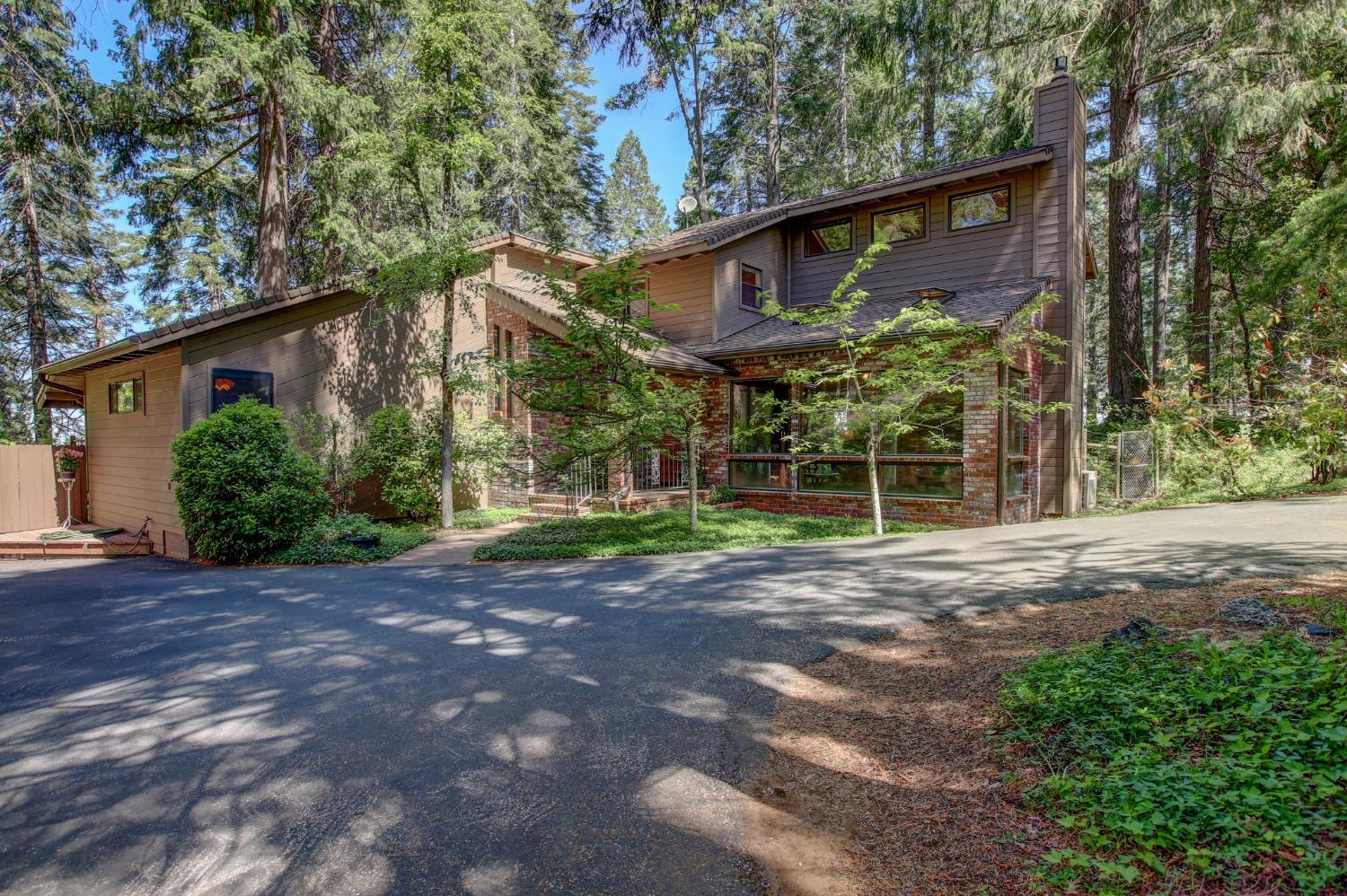 Photo of 14570 Banner Quaker Hill Rd in Nevada City, CA