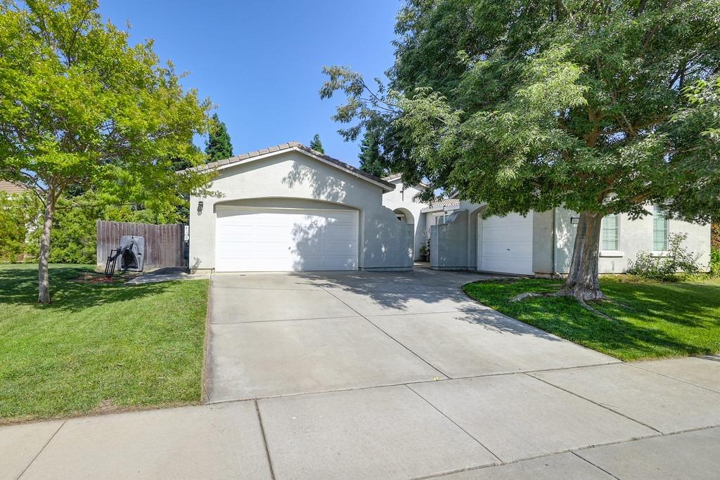 Photo of 1213 Colorado Dr in Plumas Lake, CA