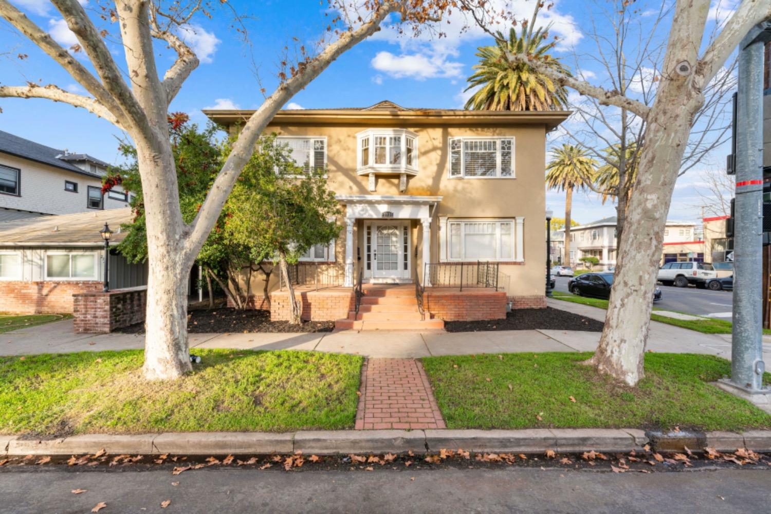 Photo of 2731 P St in Sacramento, CA