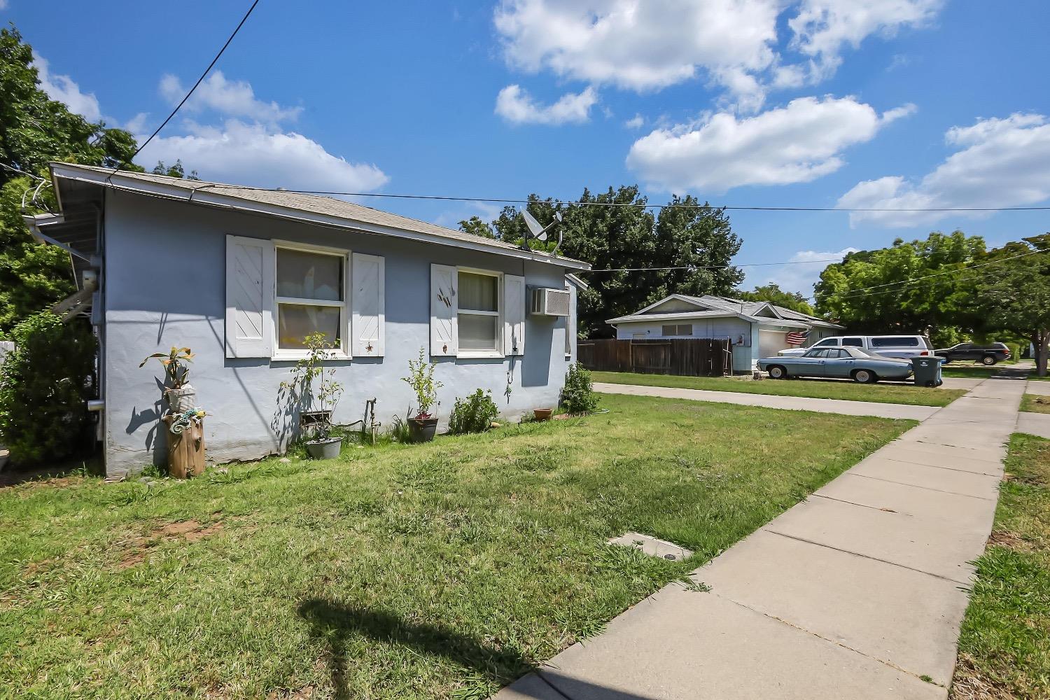 Photo of 839 A St in Yuba City, CA