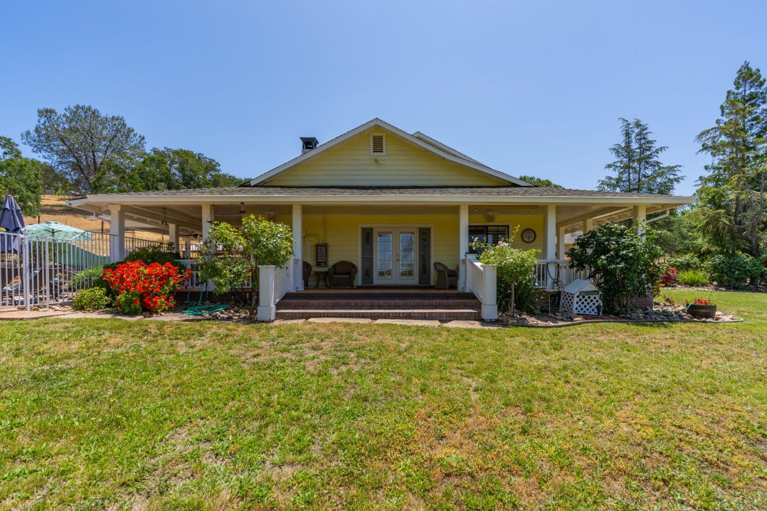 Photo of 4926 Hillvale Dr in Valley Springs, CA