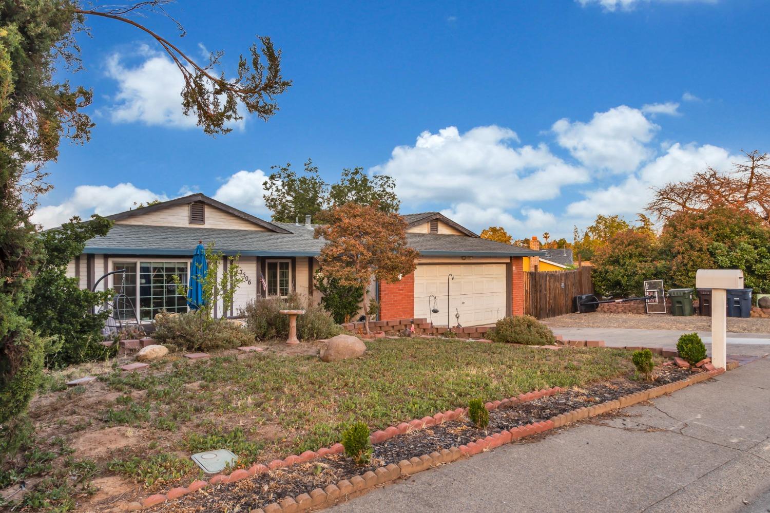 Photo of 7506 Wildoak Dr in Citrus Heights, CA